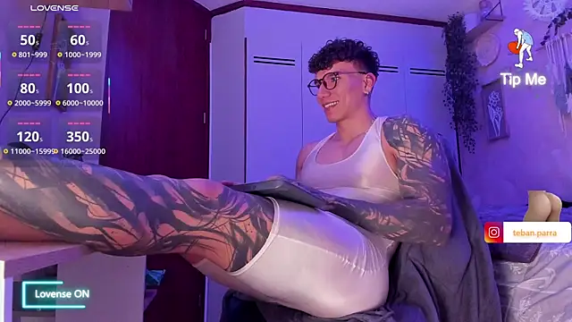 estebandi do online show from November 2025 04:38:02 AM