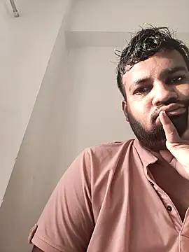 vinay smalldick online show from May 2026 01:43:02 AM
