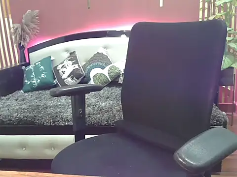 shaalu sharma online show from November 2025 08:08:02 AM