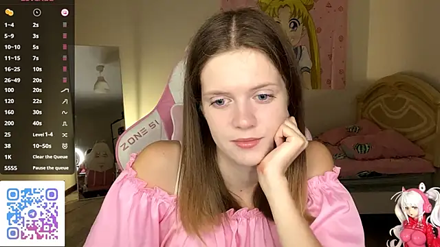 VibeQueenLucy online show from October 2025 03:23:02 PM