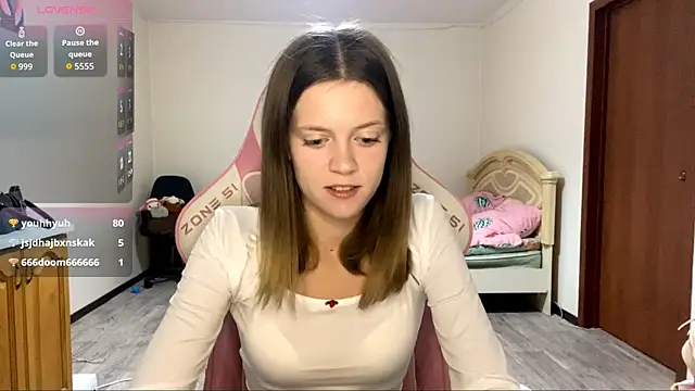 VibeQueenLucy online show from September 2025 04:18:01 PM