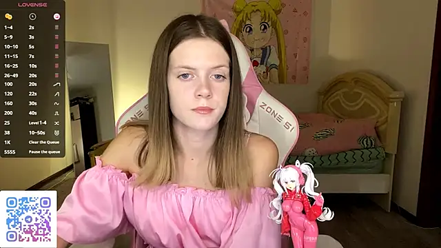 VibeQueenLucy online show from October 2025 02:18:01 PM
