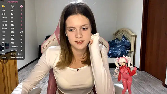 VibeQueenLucy online show from September 2025 04:12:02 PM