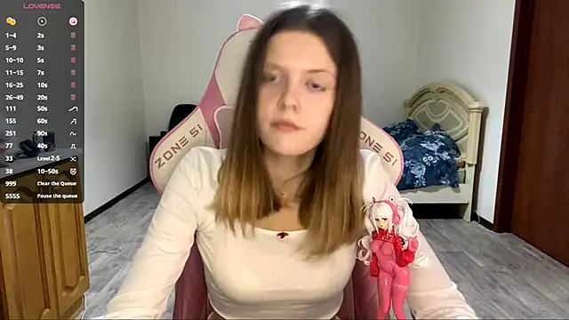 VibeQueenLucy online show from September 2025 03:06:01 PM