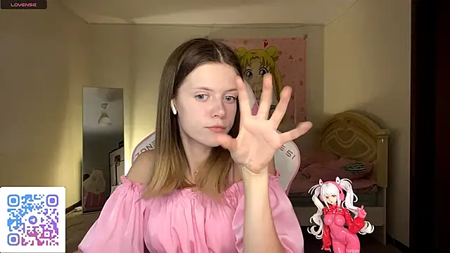 VibeQueenLucy online show from October 2025 02:29:02 PM