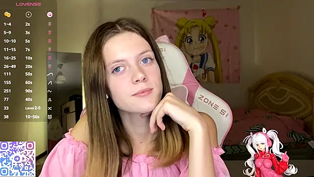 VibeQueenLucy online show from October 2025 02:41:01 PM