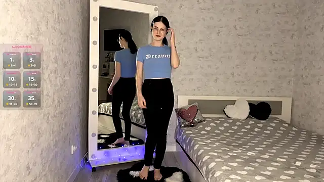 FakeLamb online show from November 2025 09:07:02 PM