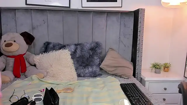 Miyu Komori online show from February 2026 12:40:02 PM