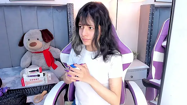 Snapshot of Miyu_Komori chatting on May 2026 07:20:02 PM Miyu Komori online show from May 2026 07:20:02 PM