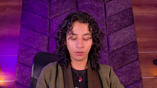 BenjiFiore  online show from October 2025 07:58:01 PM