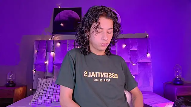 BenjiFiore  online show from October 2025 07:44:01 PM