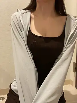 Snapshot of yayoi_jp chatting on November 2025 03:28:02 PM yayoi jp online show from November 2025 03:28:02 PM