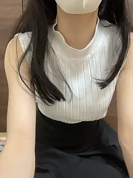 Snapshot of yayoi_jp chatting on June 2026 03:51:02 PM yayoi jp online show from June 2026 03:51:02 PM