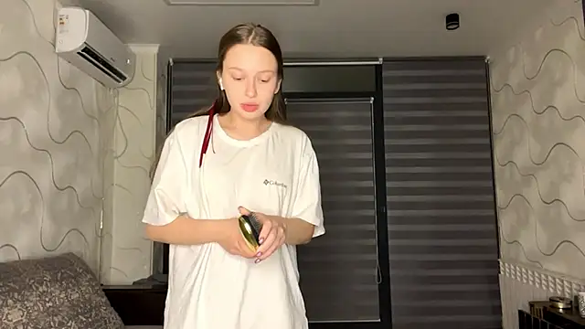 CharlynDini online show from November 2025 03:46:02 PM