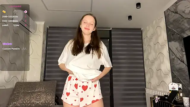 CharlynDini online show from November 2025 04:07:02 PM