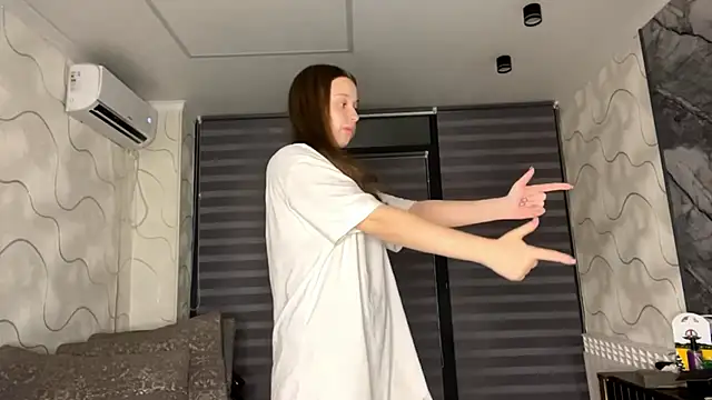 CharlynDini online show from November 2025 04:07:02 PM