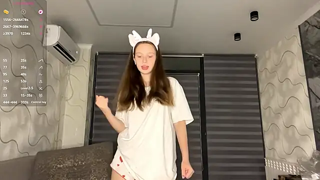 CharlynDini online show from November 2025 03:12:02 PM