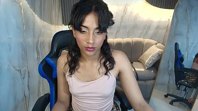 katty berry r online show from October 2025 07:36:02 PM
