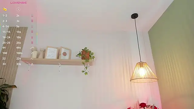 Cristalfoxy  online show from December 2025 07:37:01 PM