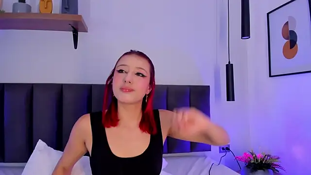 Cristalfoxy  online show from May 2026 08:06:02 PM