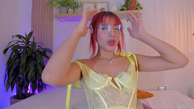 Cristalfoxy  online show from February 2026 07:24:02 PM