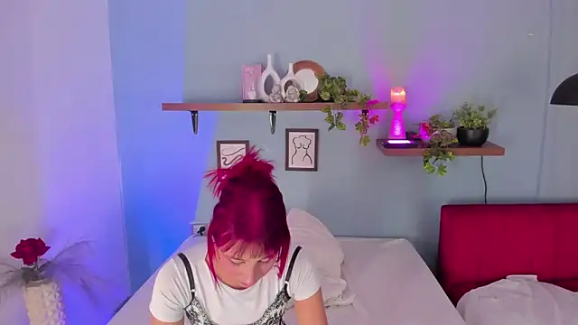 Cristalfoxy  online show from April 2026 08:57:02 PM