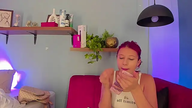 Cristalfoxy  online show from March 2026 07:48:02 PM