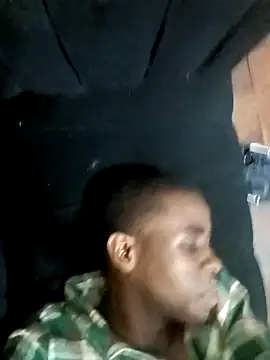 Snapshot of Vince_Favent chatting on October 2025 10:02:01 PM Vince Favent online show from October 2025 10:02:01 PM