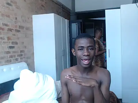 Snapshot of Vince_Favent chatting on September 2025 09:42:02 AM Vince Favent online show from September 2025 09:42:02 AM