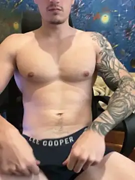 fronkie9384 online show from December 2025 10:43:02 AM