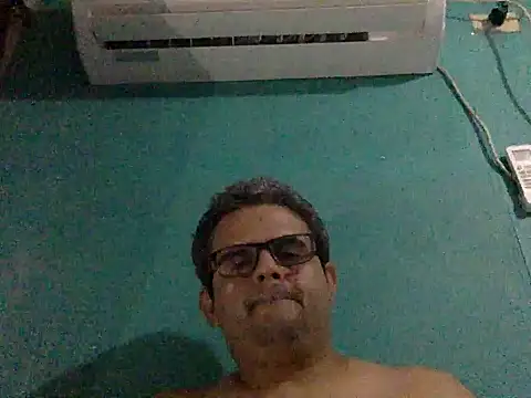 Snapshot of Katracho6969 chatting on October 2025 03:39:02 AM Katracho6969 online show from October 2025 03:39:02 AM