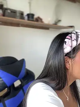 Elahia  marquez online show from September 2025 06:34:01 PM