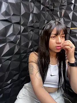 Snapshot of lil_charme chatting on September 2025 02:06:02 PM lil charme online show from September 2025 02:06:02 PM