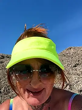 Snapshot of IrishmilfAnna chatting on October 2025 11:31:02 AM IrishmilfAnna online show from October 2025 11:31:02 AM
