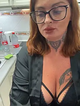 Snapshot of IrishmilfAnna chatting on October 2025 07:00:02 PM IrishmilfAnna online show from October 2025 07:00:02 PM
