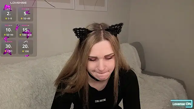 HelenMartines online show from March 2026 11:44:01 AM