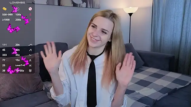 HelenMartines online show from October 2025 10:25:02 AM