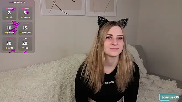 HelenMartines online show from March 2026 11:25:02 AM