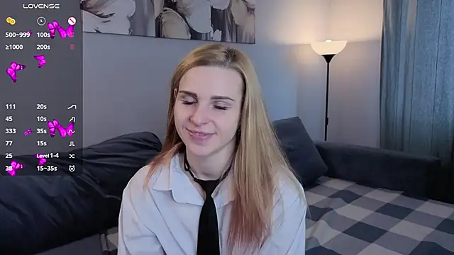 HelenMartines online show from October 2025 10:24:02 AM