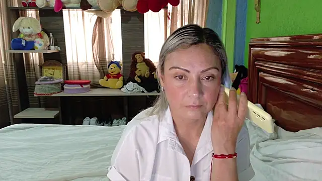  Charlize theron  online show from February 2026 09:34:01 PM