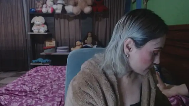  Charlize theron  online show from November 2025 10:53:01 PM