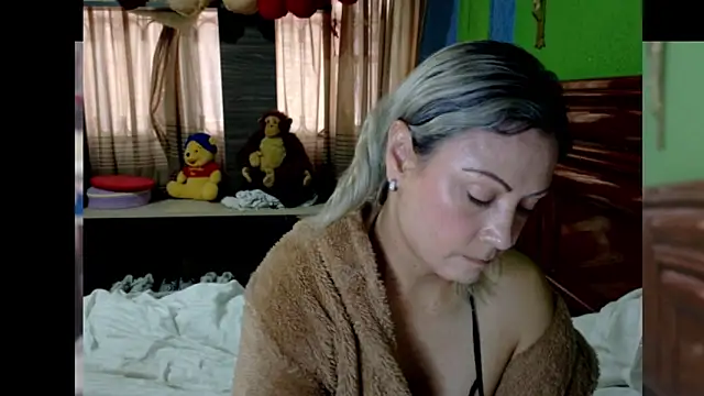  Charlize theron  online show from March 2026 10:16:02 PM