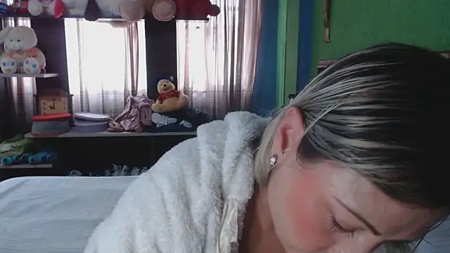  Charlize theron  online show from December 2025 07:04:02 PM