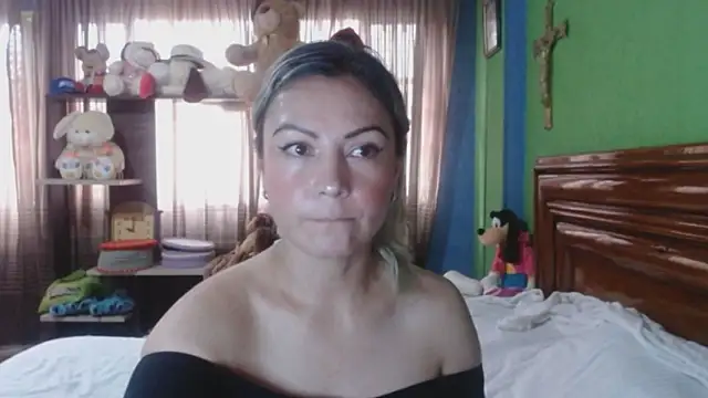  Charlize theron  online show from December 2025 07:37:02 PM