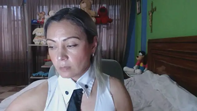  Charlize theron  online show from November 2025 10:30:01 PM