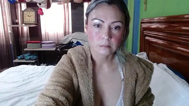  Charlize theron  online show from November 2025 09:29:02 PM