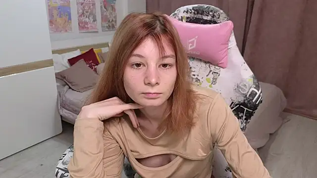 Snapshot of EllinEverly chatting on September 2025 09:55:01 PM EllinEverly online show from September 2025 09:55:01 PM