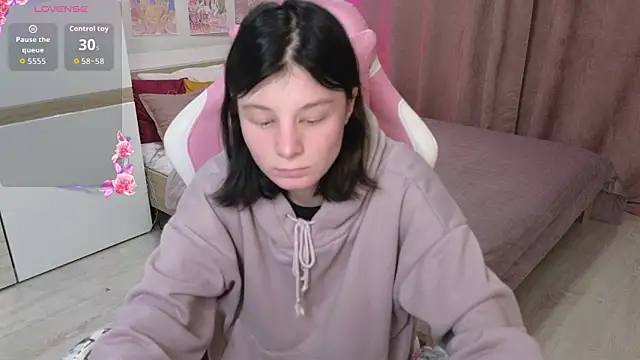 EllinEverly online show from April 2026 09:15:01 PM