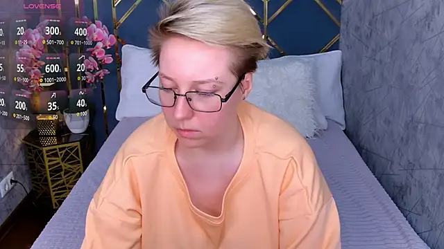 AlexandraGreen online show from March 2026 09:00:01 PM