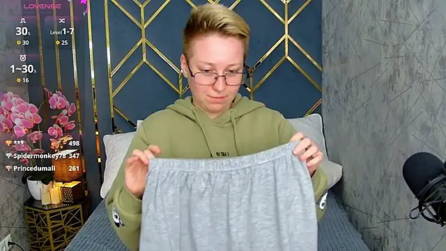 AlexandraGreen online show from October 2025 04:03:01 AM